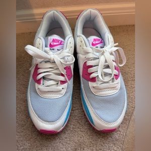 Women’s Nike Air Max Blue,pink and white women tennis shoe size 8